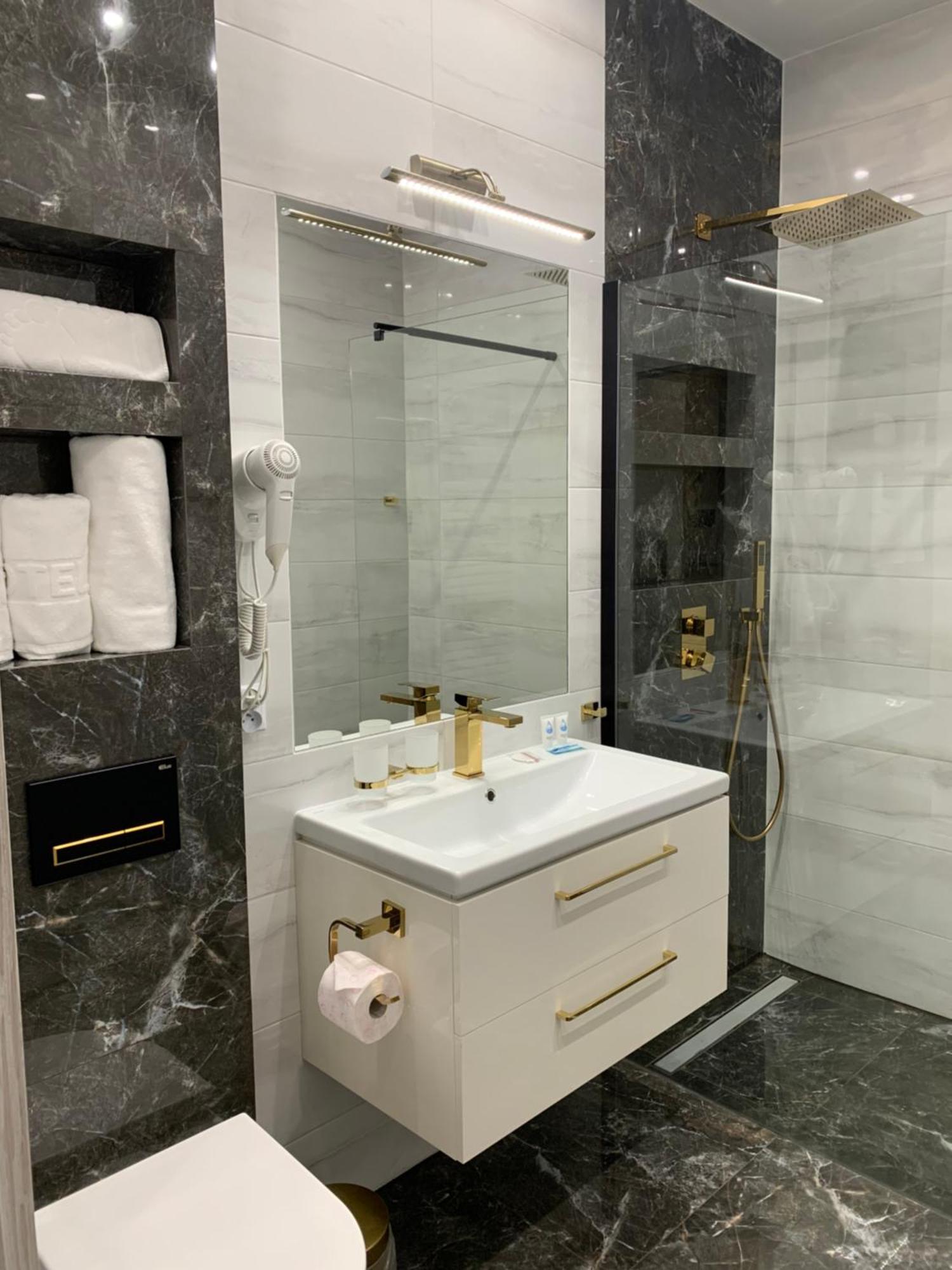Aparthotel Piramida Boleslawiec  Esterno foto