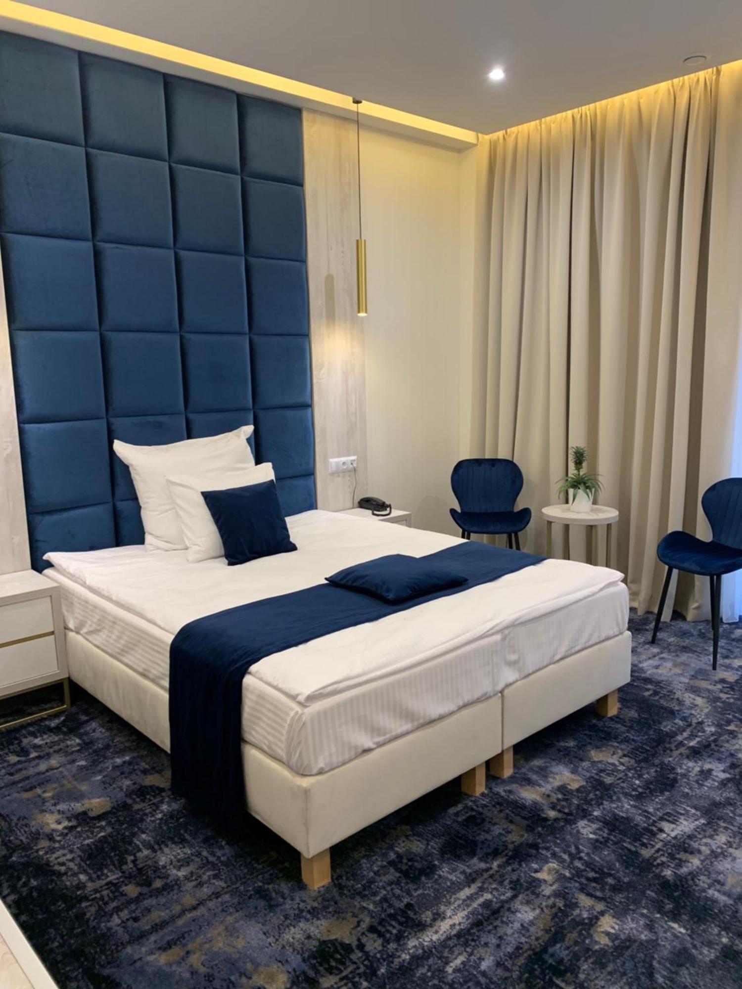 Aparthotel Piramida Boleslawiec  Esterno foto