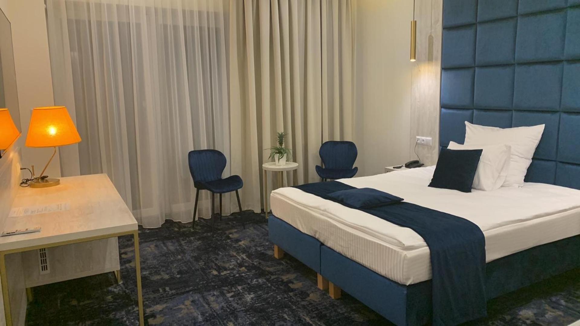 Aparthotel Piramida Boleslawiec  Esterno foto