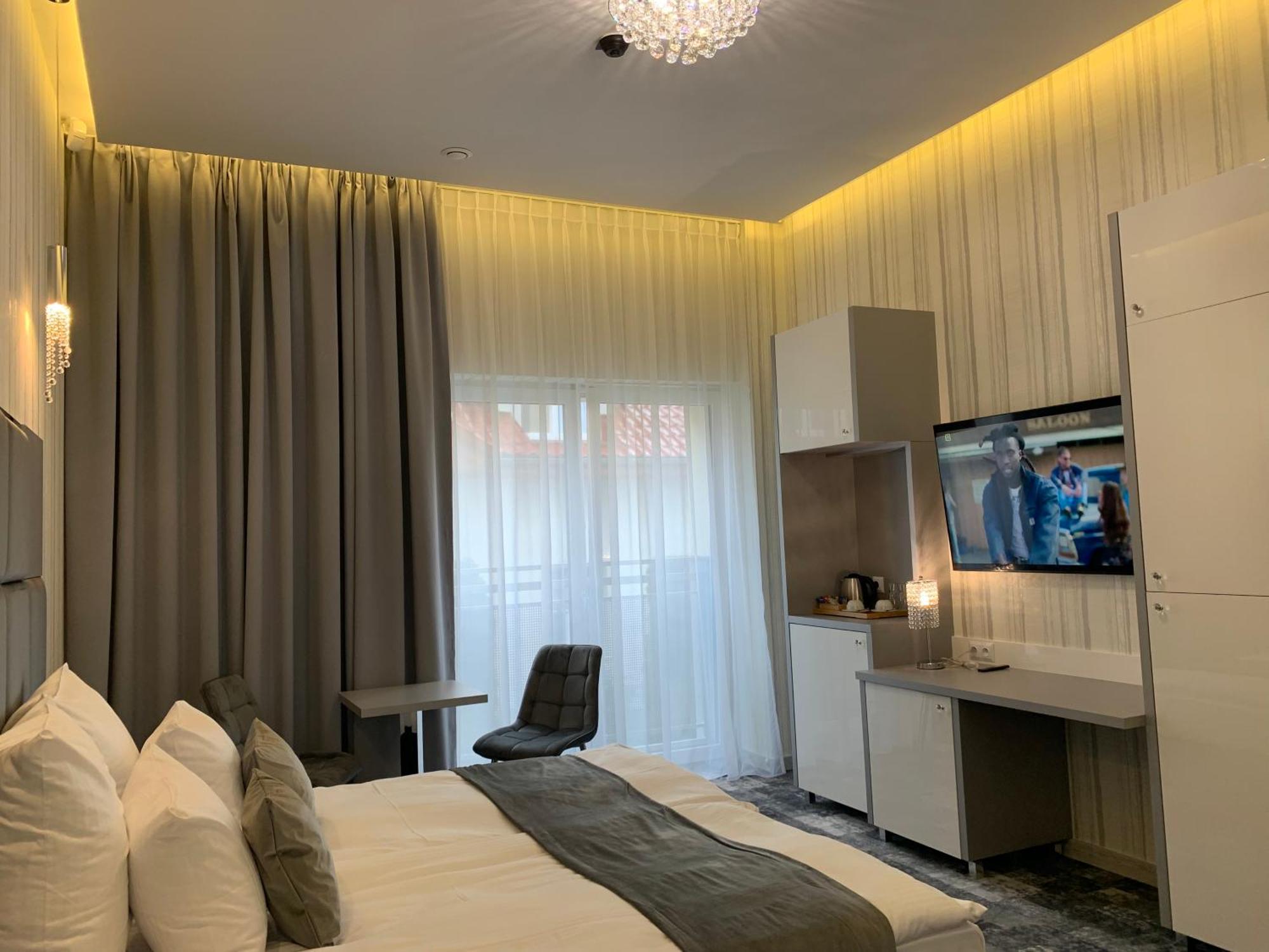 Aparthotel Piramida Boleslawiec  Esterno foto