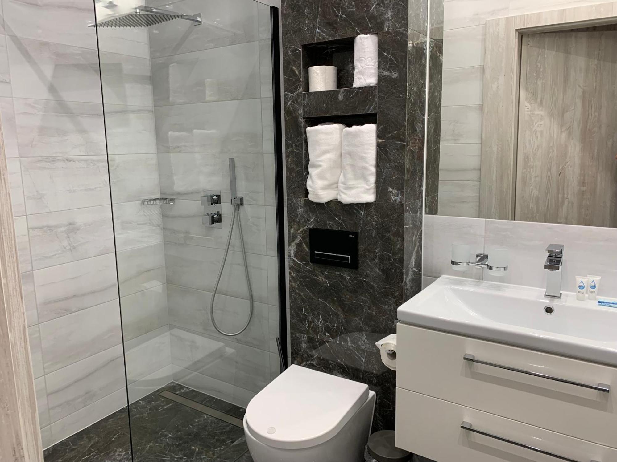 Aparthotel Piramida Boleslawiec  Esterno foto