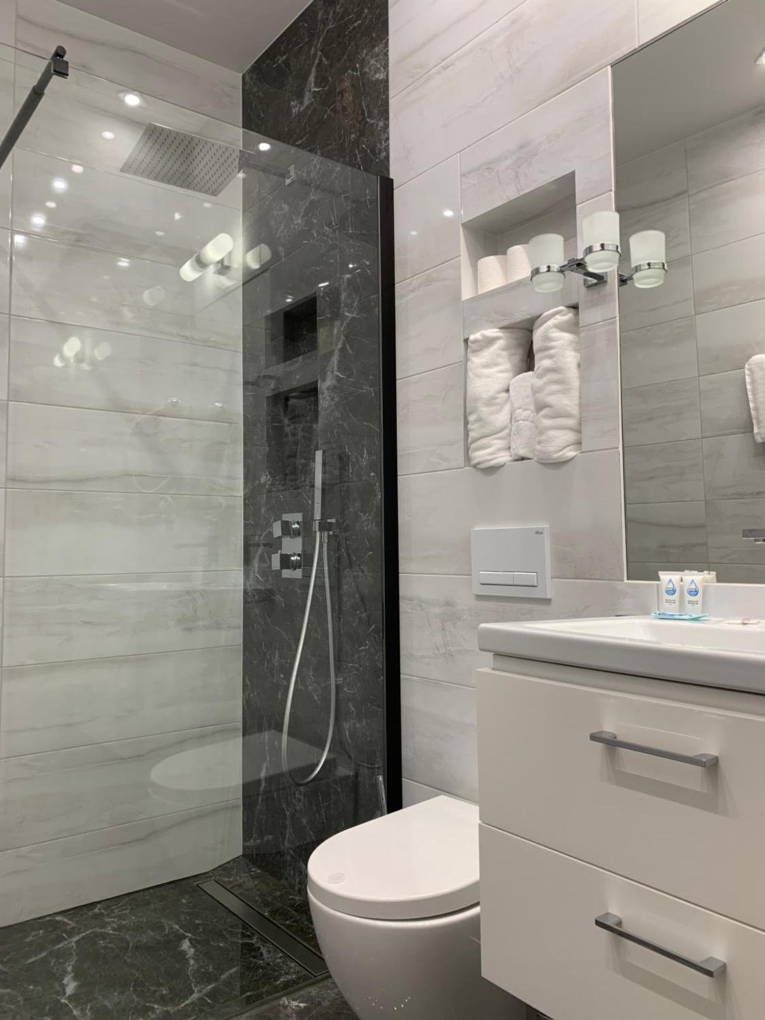 Aparthotel Piramida Boleslawiec  Esterno foto